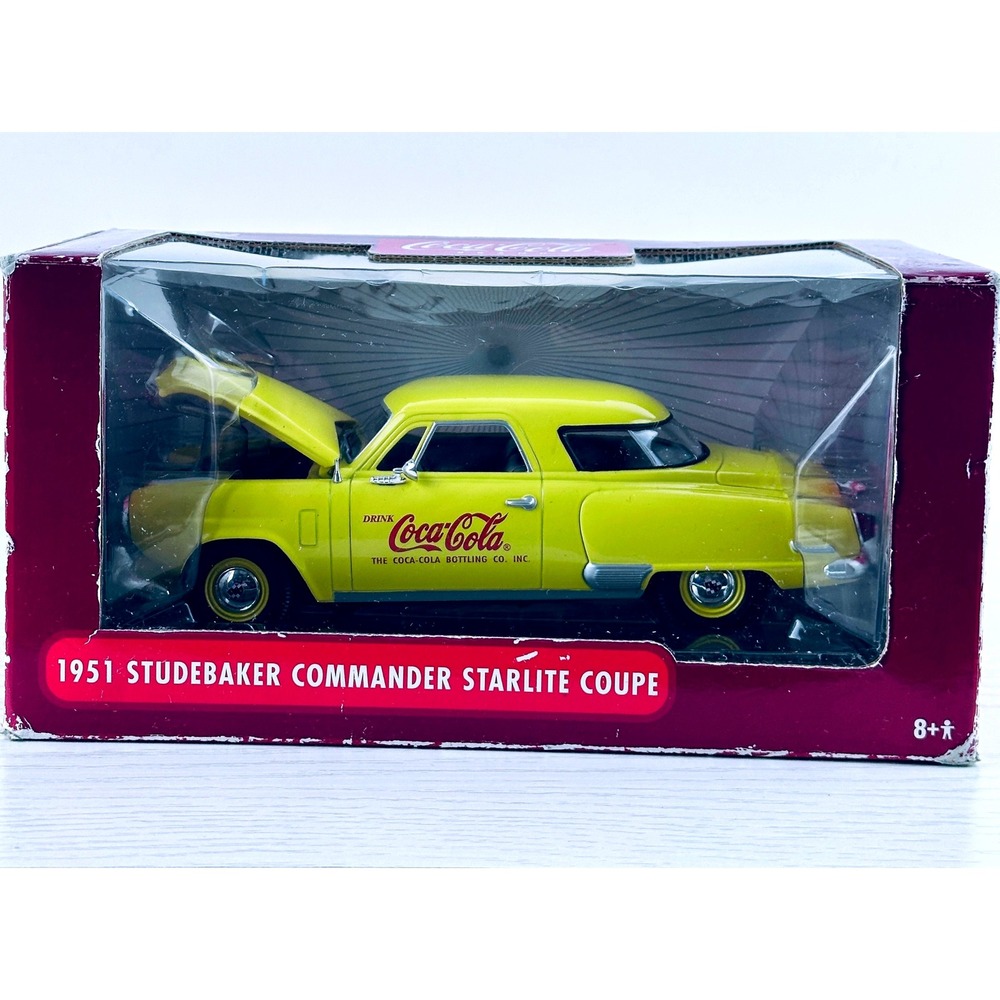 Johnny Lightning 1951 Studebaker Commander‎ Starlite Coupe Coca Cola 1:24 Scale